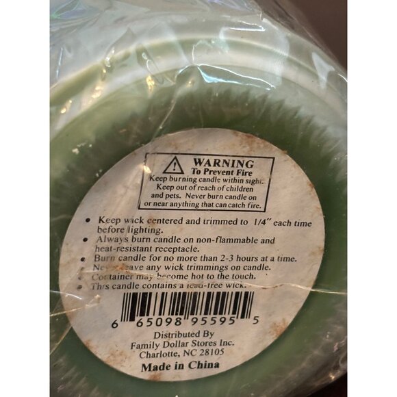 Cucumber Melon Scented Jar Candle Set with Frosted Shade New Sealed 5" - Picture 6 of 8